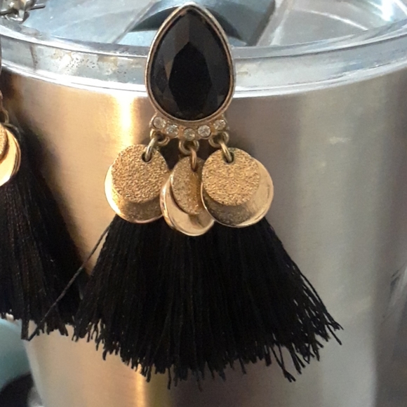 Black/gold tassel earrings - Picture 2 of 3